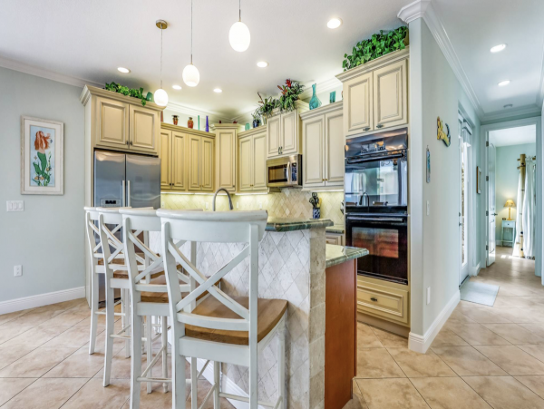 Expansive Beach Home - Casual Luxury - Steps to the Beach